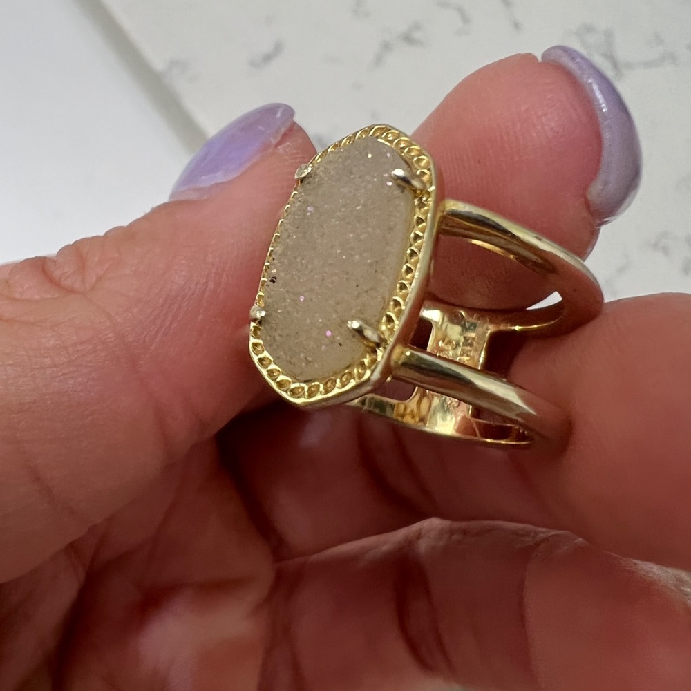 Kendra Scott Elyse Gold ring in iridescent